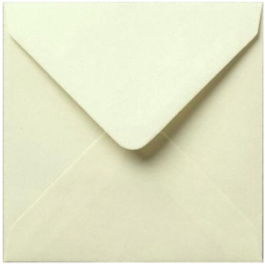 vierkante enveloppen creme